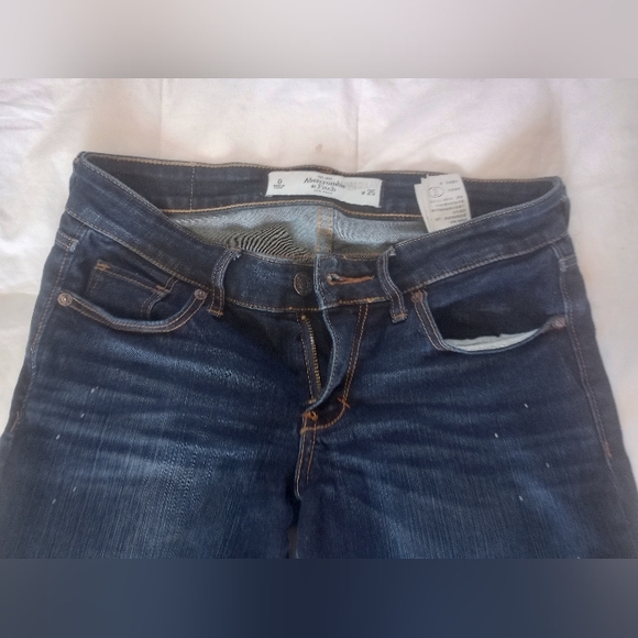 Abercrombie & Fitch low rise straight leg jean - Picture 2 of 3